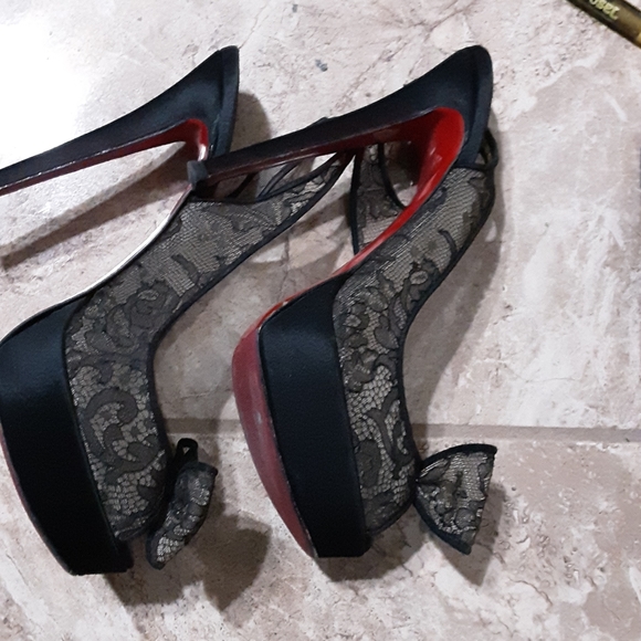 Christian Louboutin US shoe size. 8.5/9 - Picture 7 of 7